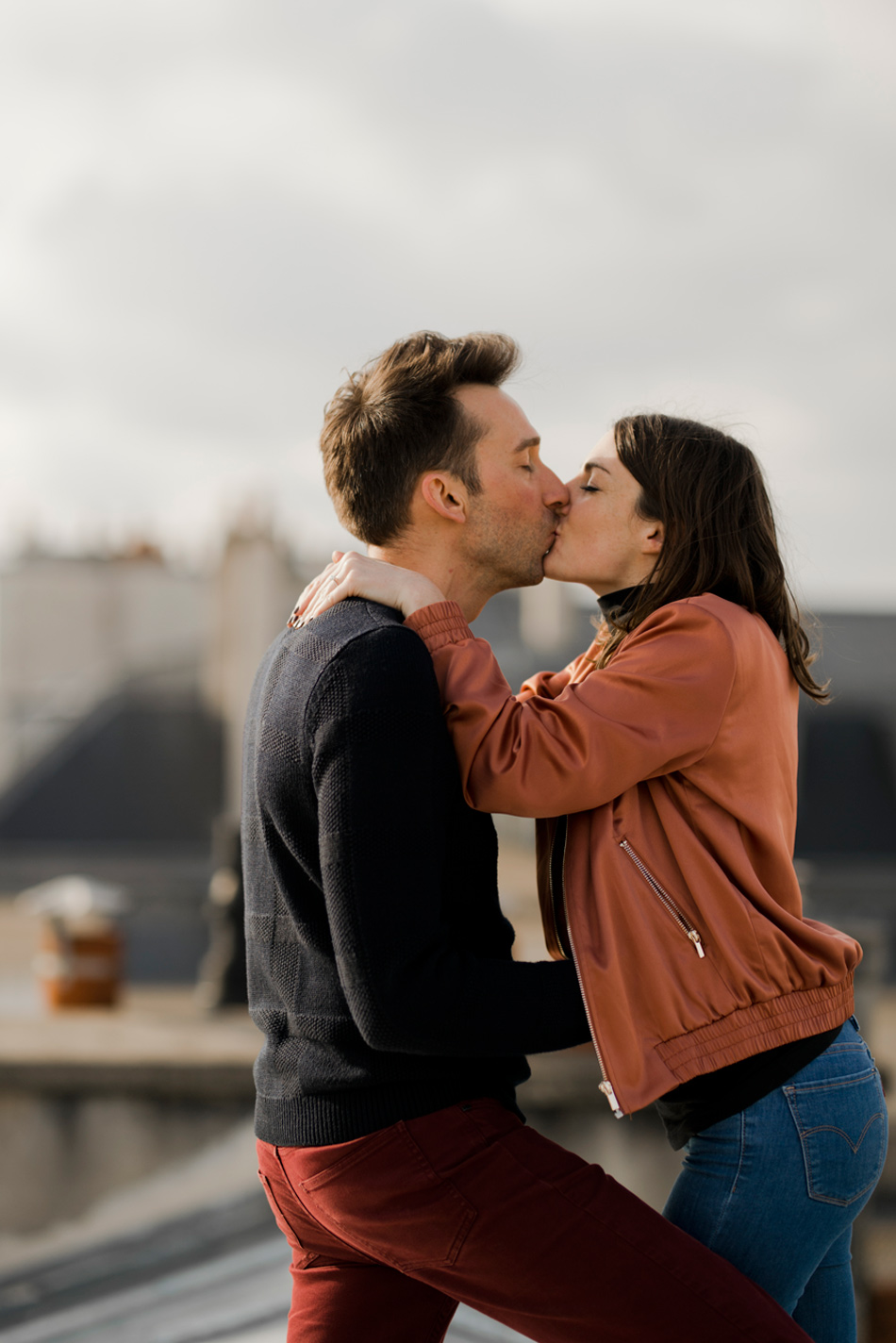 kiss on rooftops