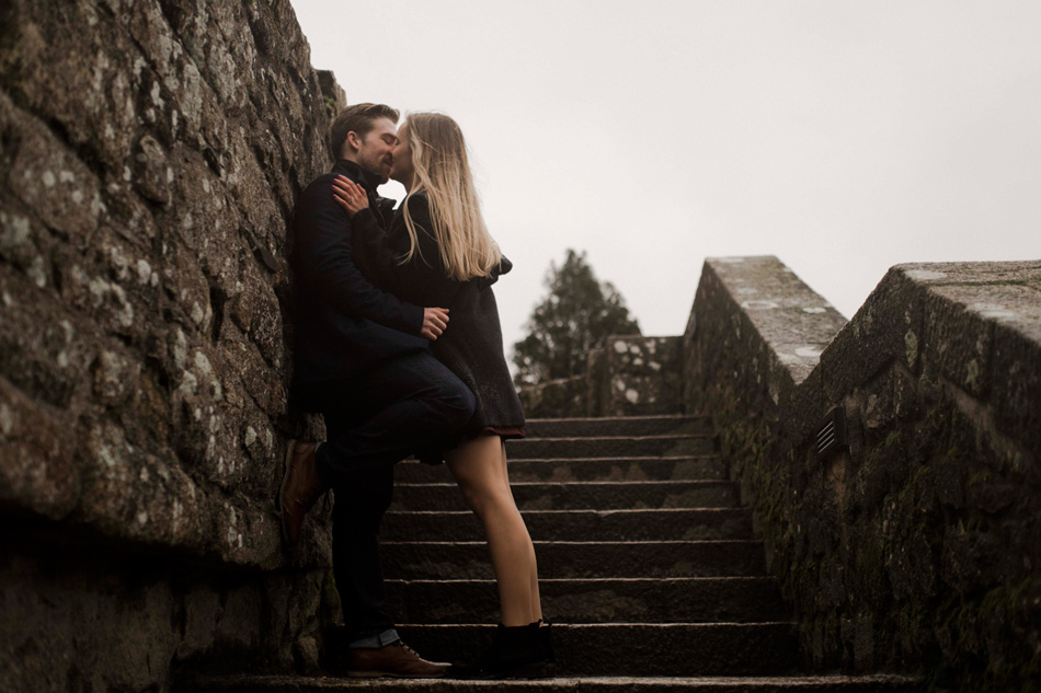 couple in love le mont saint michel