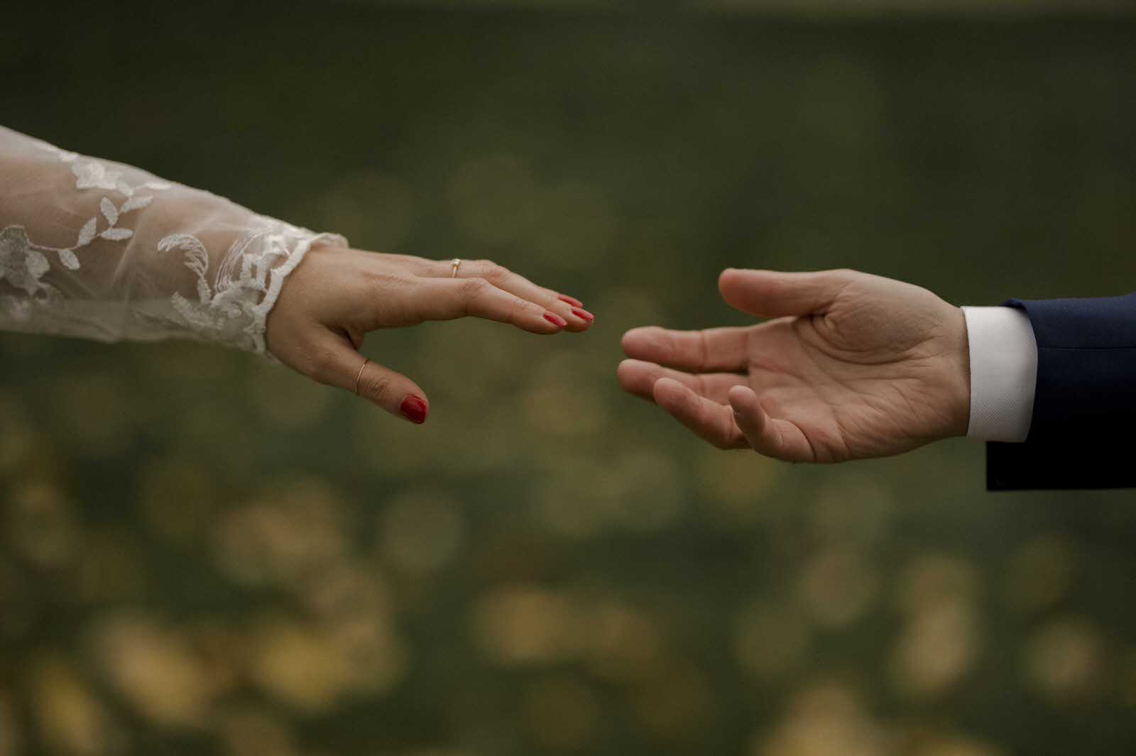mains qui se joignent photo de mariage