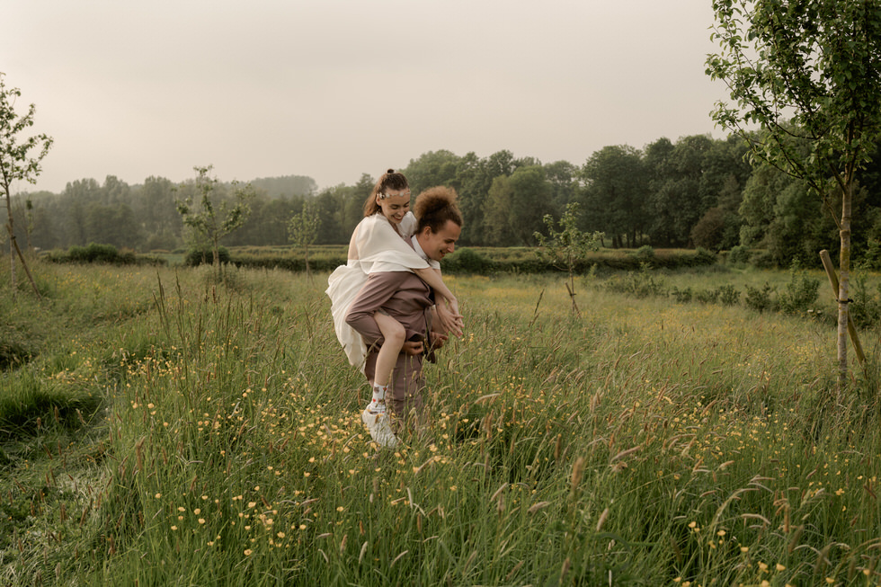 Photos de couple dans les champs